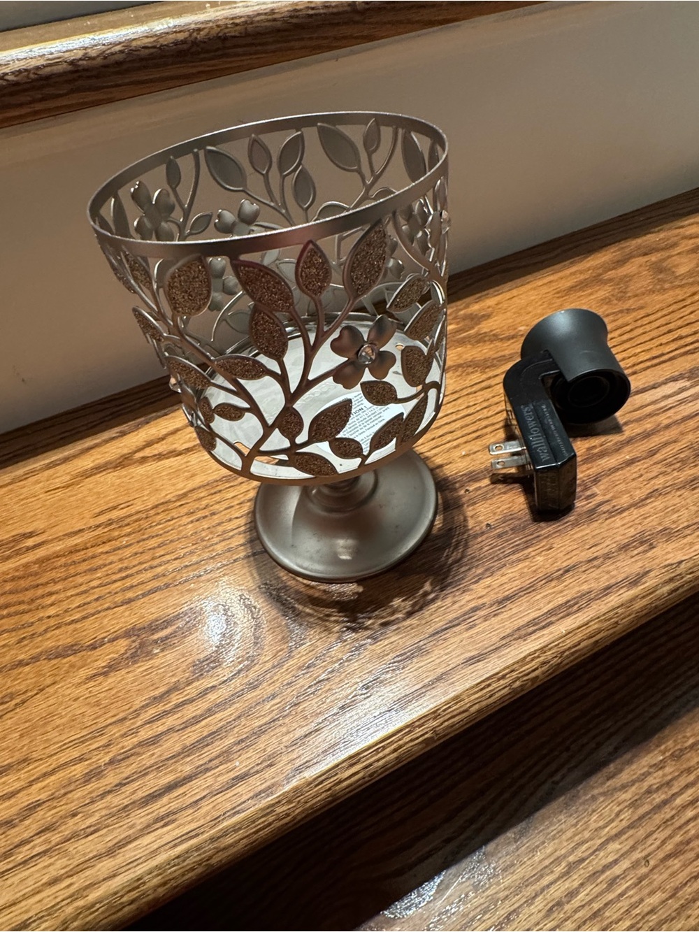Bath & Body Works 3 wick candle holder & black wallflower plug in